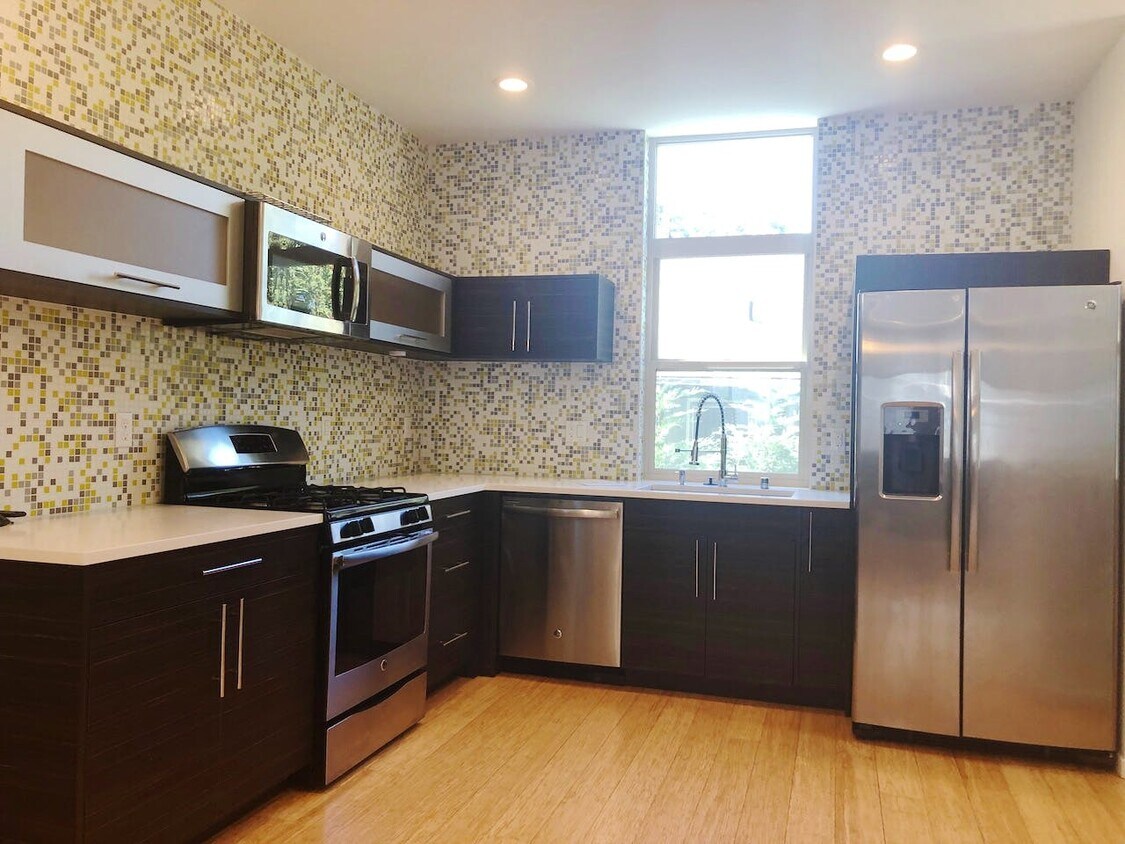 Foto principal - 1329 14th Ave S
