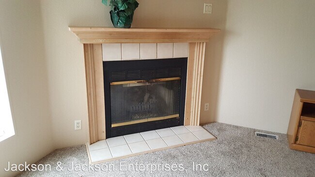 Building Photo - 4 br, 2 bath House - 5447 N Thornton Place