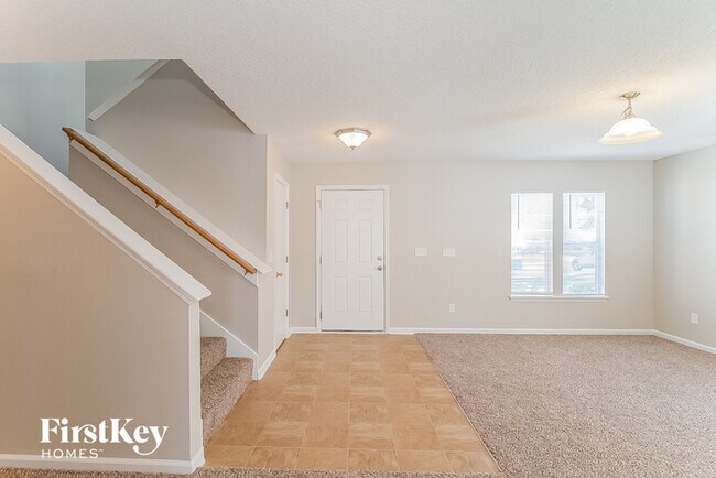 Building Photo - 1479 Dunns Lake Dr E