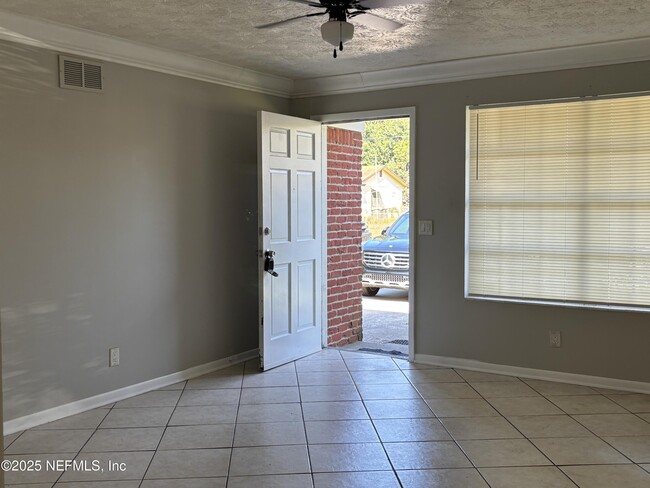 Building Photo - 7430 Jade Dr N