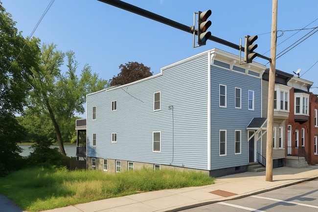 Building Photo - 107 2nd Ave