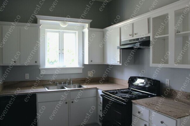 Foto del edificio - 1601 Hanger St