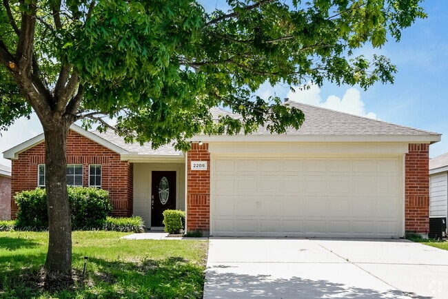 Building Photo - 2208 Sumac Dr