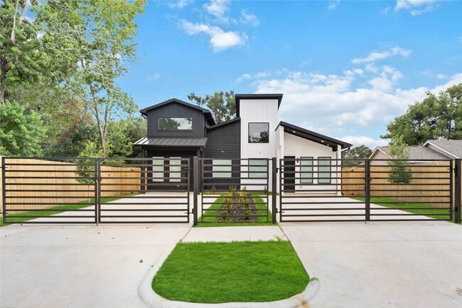 Building Photo - 7315 Eisenhower Rd