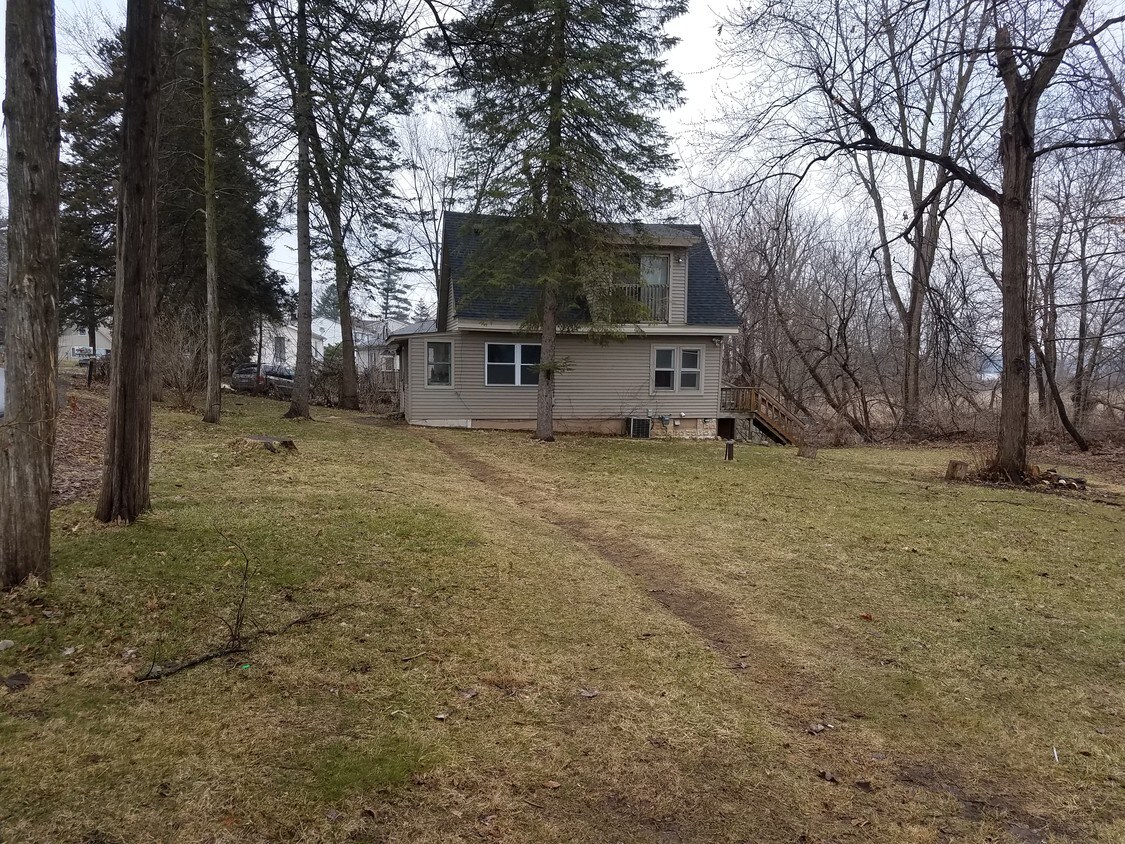 1289 Boulevard Dr, Howell, MI 48843 House Rental in Howell, MI