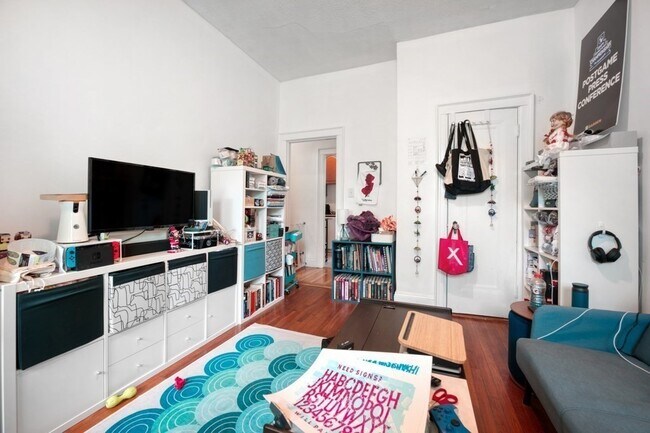 Building Photo - 249 Chestnut Hill Ave