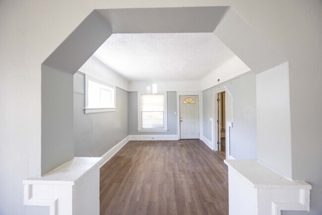 Foto del edificio - 2257 E 80th St