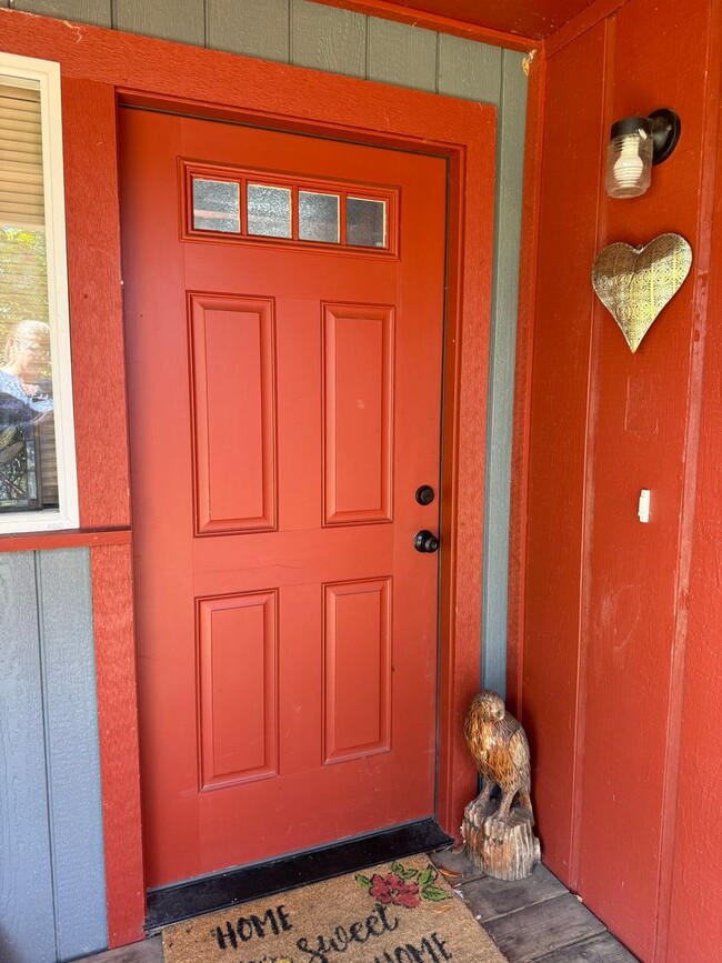 Building Photo - ZELIA! Arcata 3/2, 2 car garage, south fac...