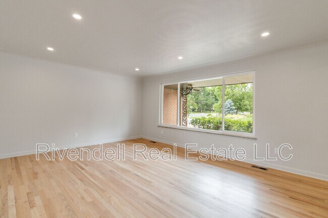 Building Photo - 3302 Yarrow Ct