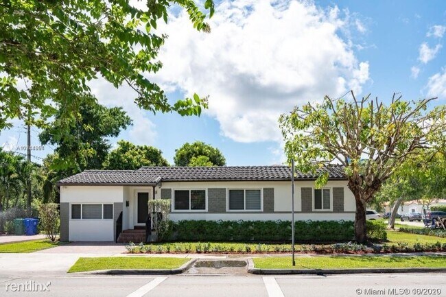 Foto del edificio - 4 br, 2.5 bath House - 2021 Coral Gate Dr