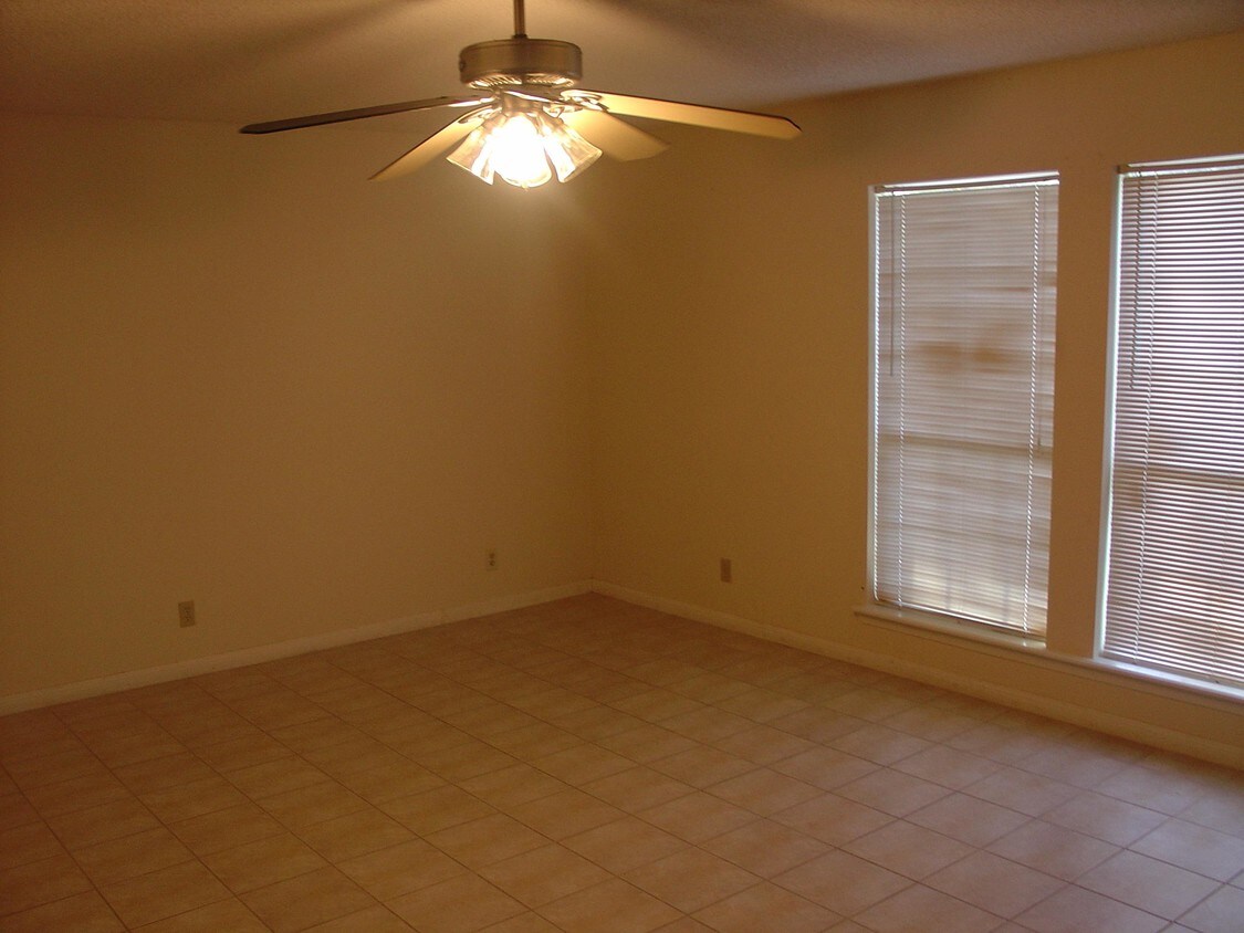 Living Room - 8451 Barkley St