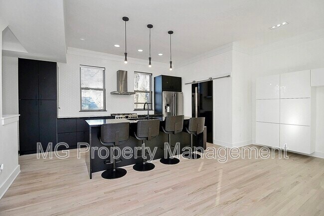 Foto del edificio - 435 Steel Gardens Blvd