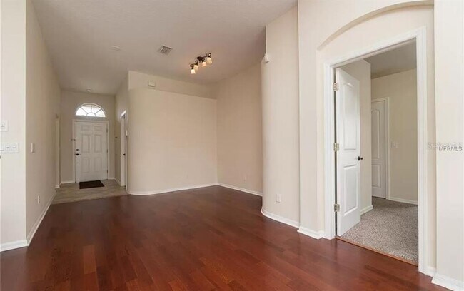 Building Photo - 1442 Lake Shore Ranch Dr