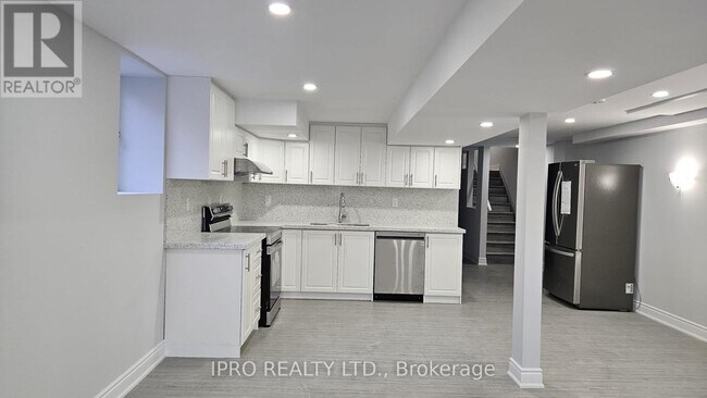 Building Photo - 5265 Springbok Crescent