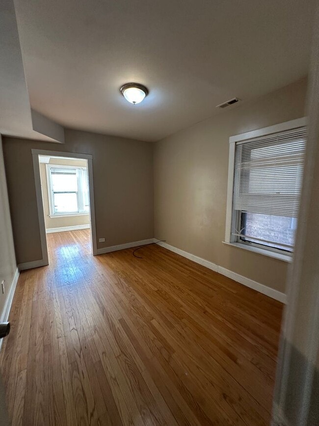 Foto del edificio - 8518 S Bennett Ave