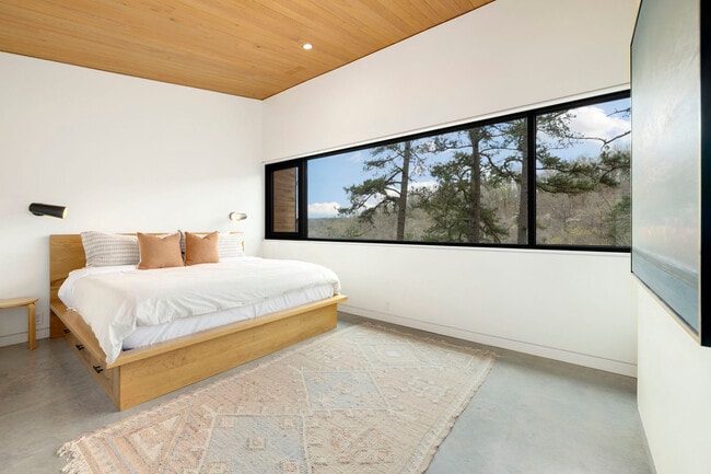 Foto del edificio - 8463 Tanglewood Rd