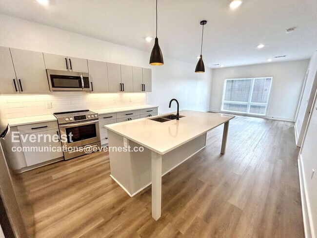 Foto del edificio - 2704 Clifton Ave