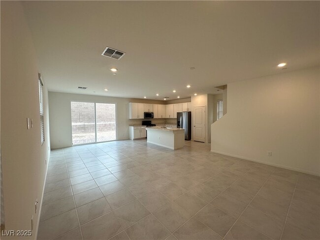Building Photo - 2562 Ofanto St