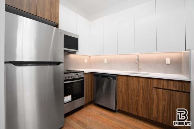 Foto del edificio - 2 bedroom in BROOKLYN NY 11237