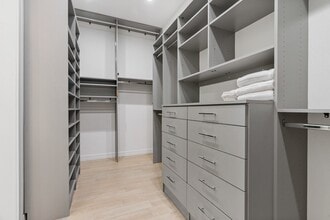 Building Photo - 5602 San Felipe St