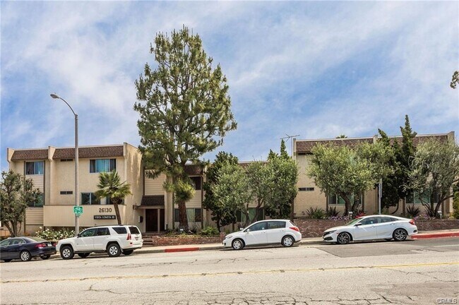 Foto del edificio - 26130 Narbonne Ave