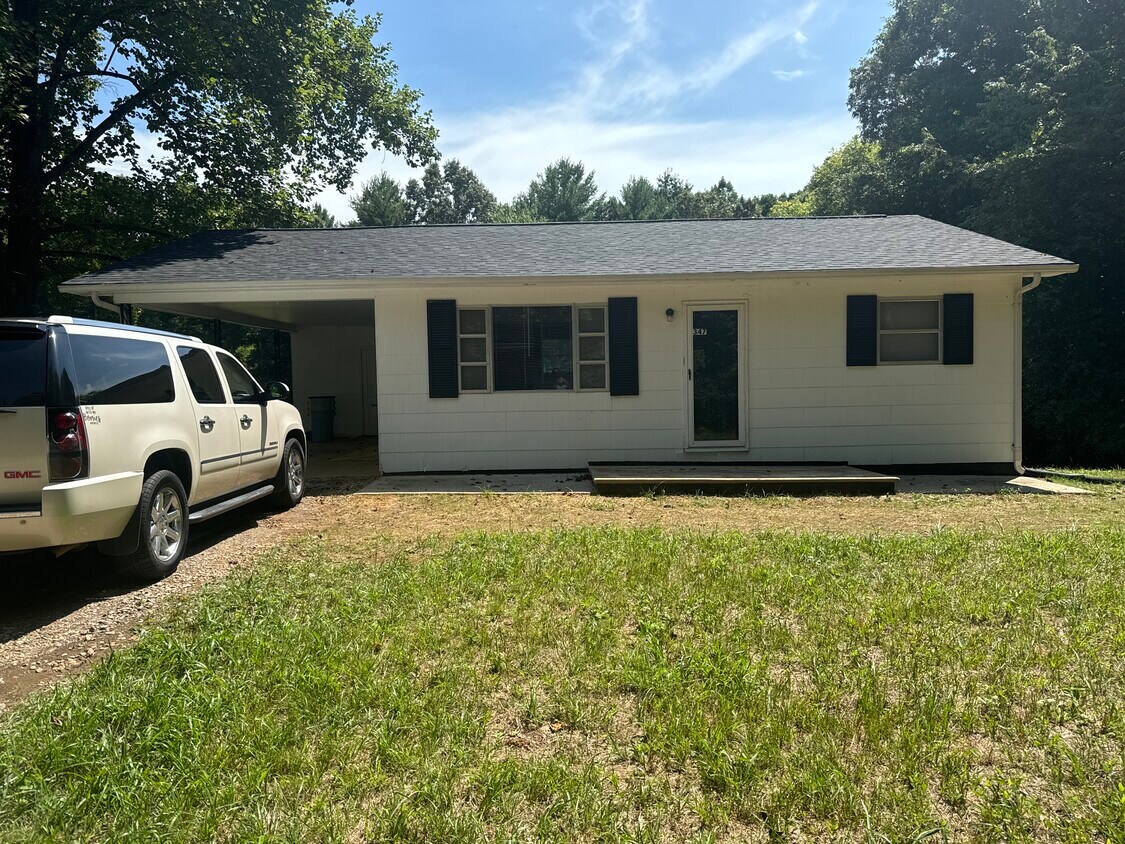 Primary Photo - 147 Liberty Knoll Dr