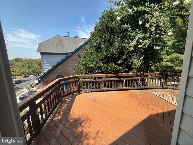 Foto del edificio - 6017 Cromwell Pl
