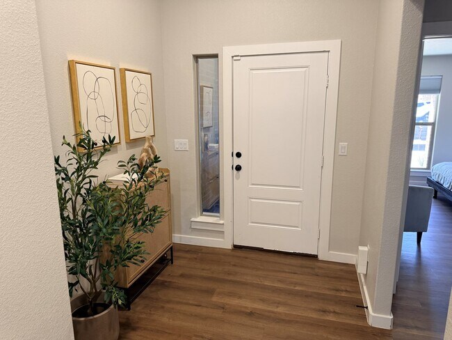 Building Photo - 421 Graze St