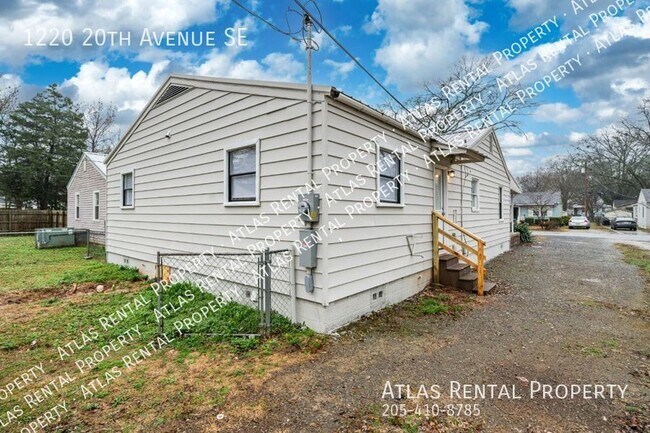 Foto del edificio - 1220 20th Ave SE