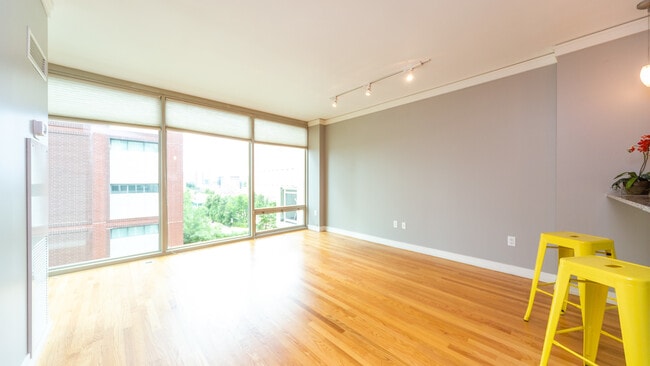 Building Photo - 1570 Elmwood Ave
