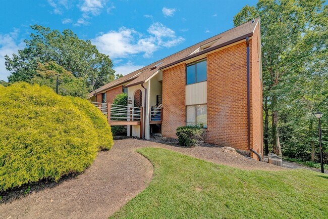 Foto del edificio - 3372 Forest Ct