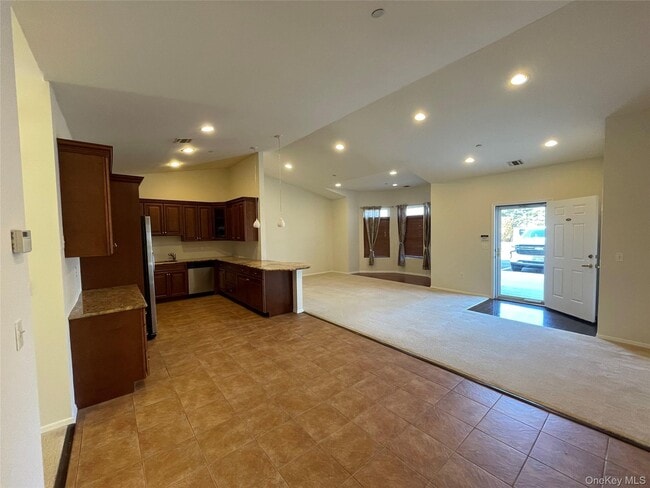 Building Photo - 75 Jacqueline Way