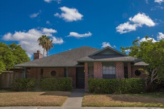 Building Photo - 2946 River Bend Ct