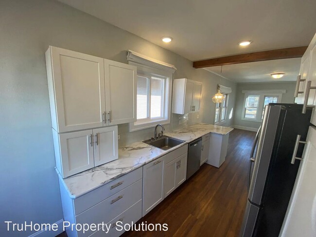 Foto del edificio - 4 br, 2 bath House - 110 Conklin Ave