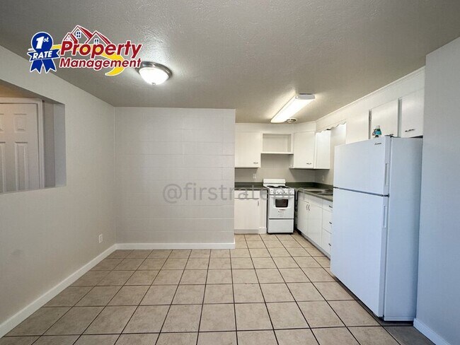 Foto del edificio - 1205 W Beacon St
