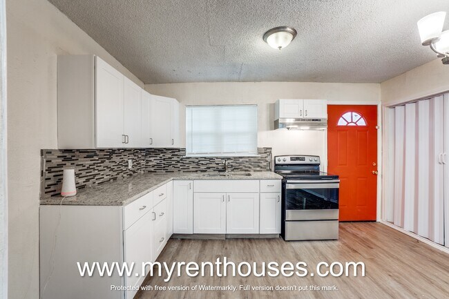 Foto del edificio - 5869 Bluffman Dr