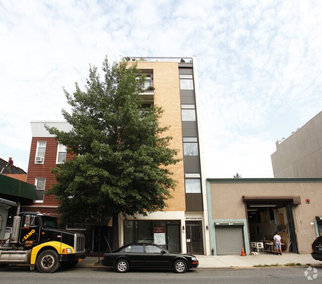 Foto principal - 151 Green St