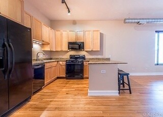 Foto del edificio - 910 W Madison St