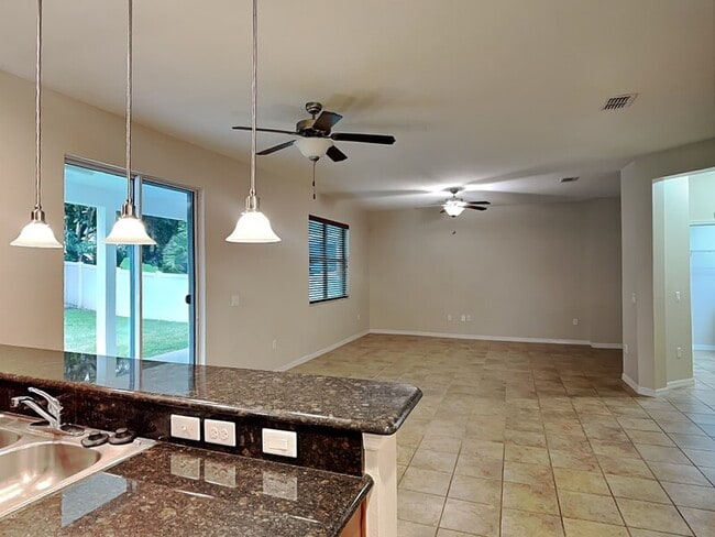 Building Photo - 11843 Verrazano Dr