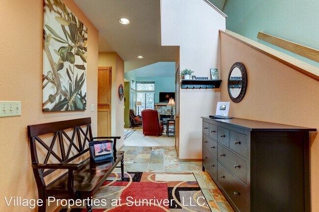 Building Photo - 3 br, 2 bath House - #14 Skyline Condomini...