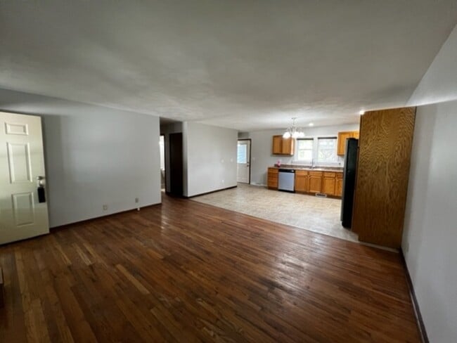 Foto del edificio - 4442 Rushmore Dr NE