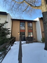 Building Photo - 2348 Antiqua Ct