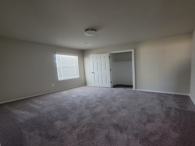 Building Photo - 1031 MeadowRidge ln