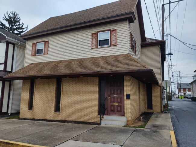 Foto del edificio - 22 N Railroad St