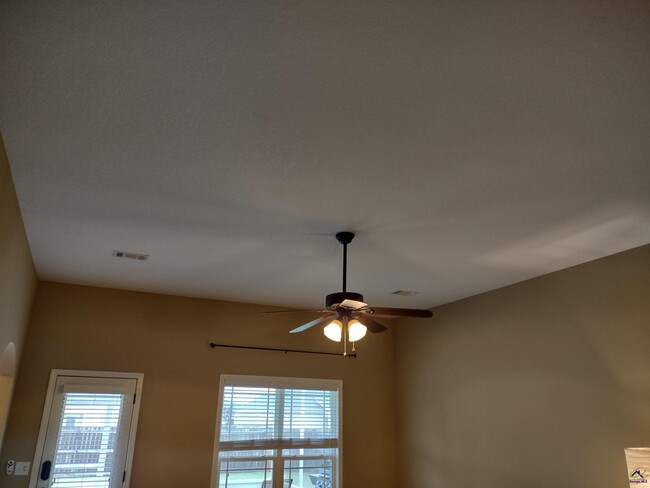 Building Photo - 304 S Charity Ln