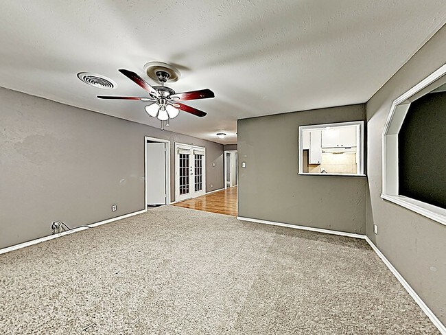 Building Photo - 5460 Wedgmont Cir N