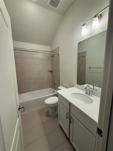 Building Photo - 13627 Barn Chime St