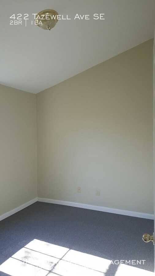 Foto del edificio - One level two bedroom home