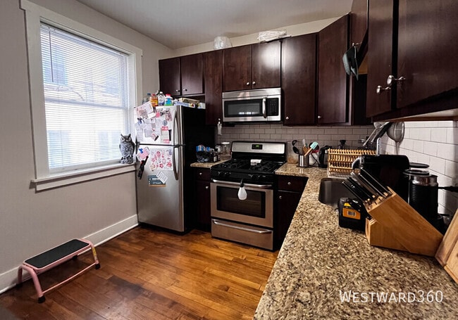 Foto del edificio - 1664 W Farwell Ave