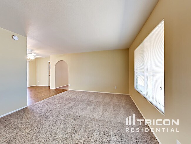 Foto del edificio - 7331 W Mountain View Rd